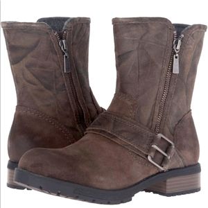 Clark's Women's Zip Up Faralyn Rise Boots
